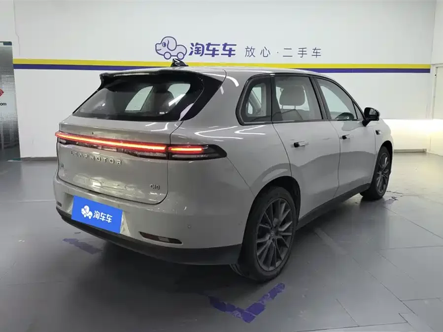 Leapmotor C10