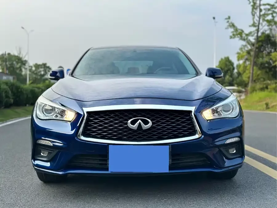 Infiniti Q50L
