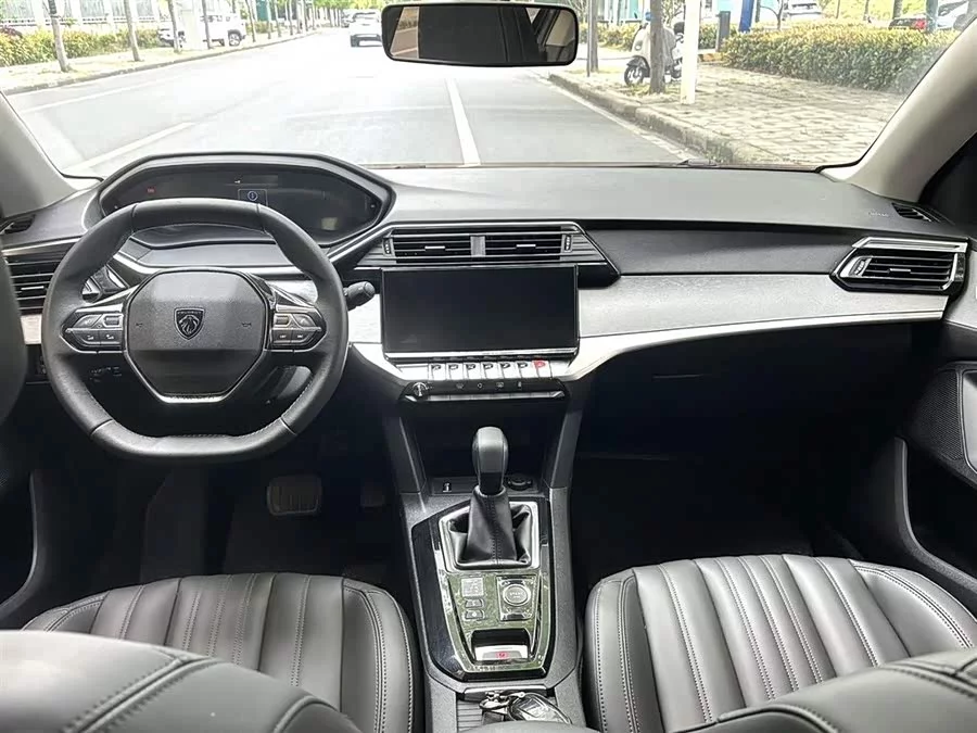Peugeot 408
