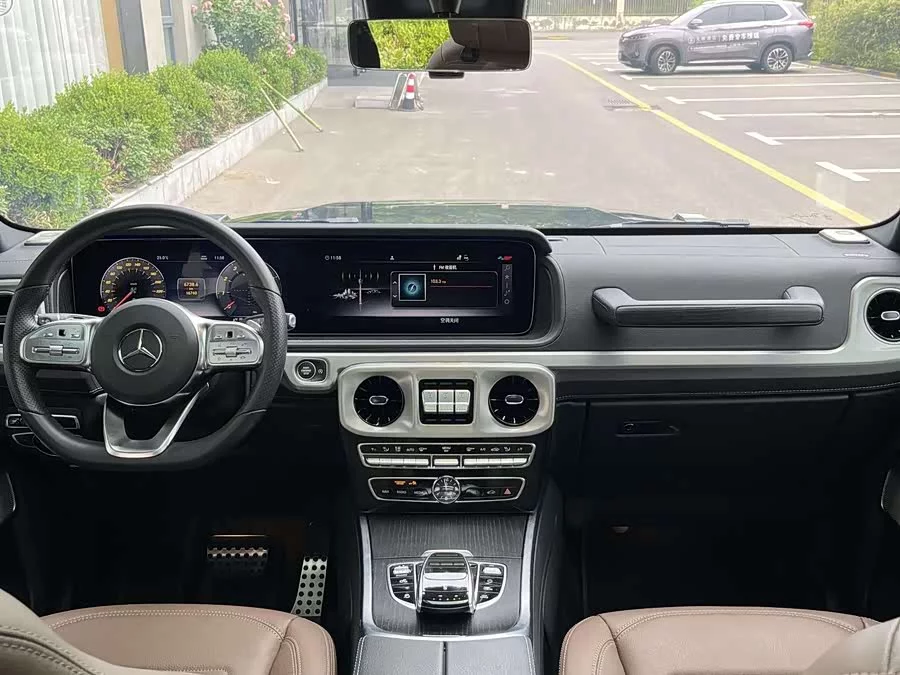 Mercedes Benz G-rated