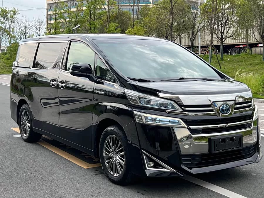 Toyota Crown Vellfire