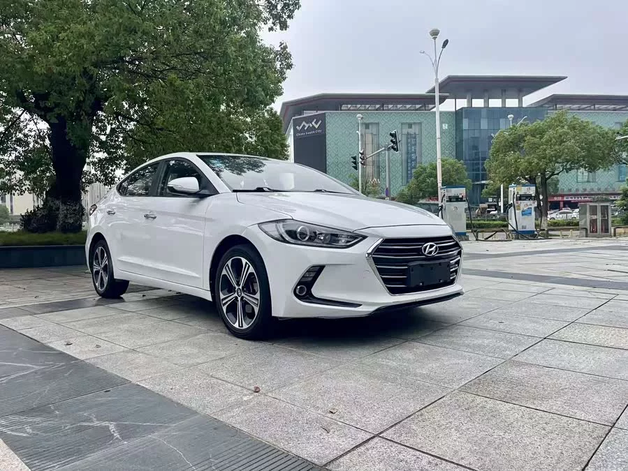 Hyundai elantra