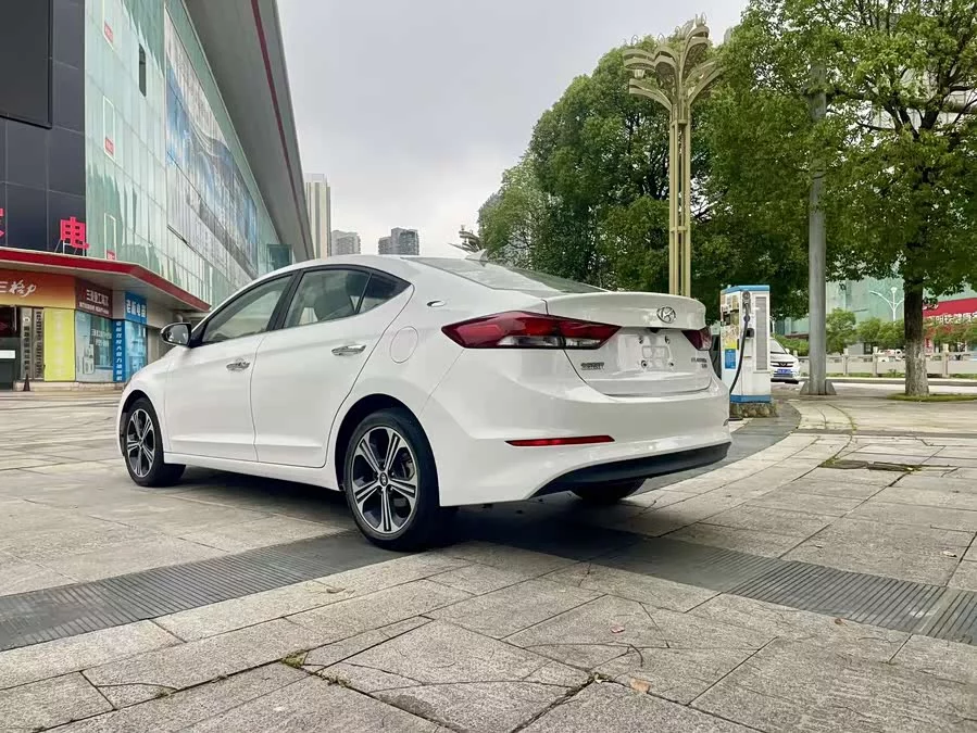 Hyundai elantra