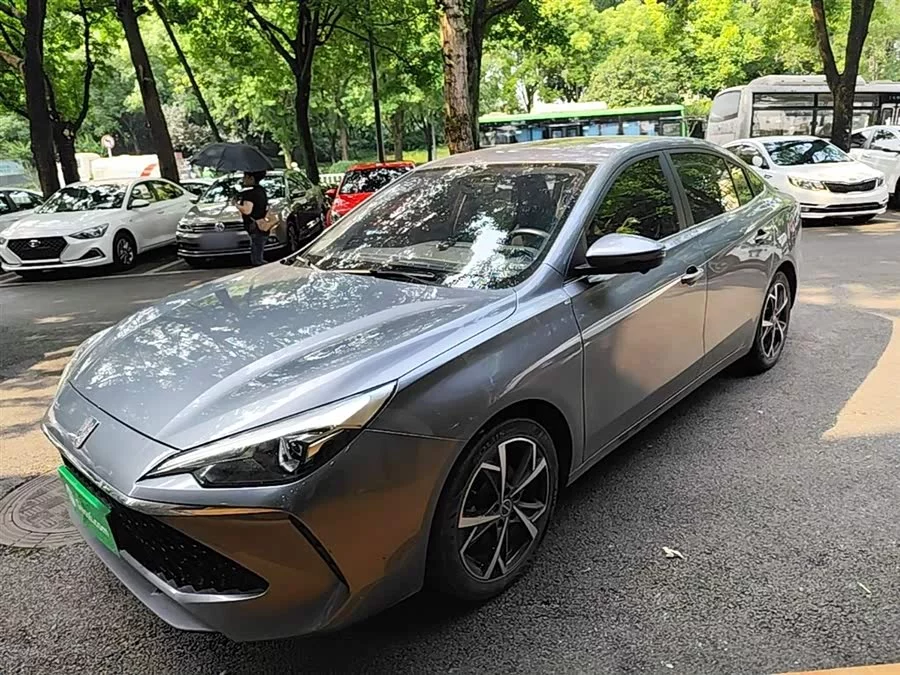 Roewe i5