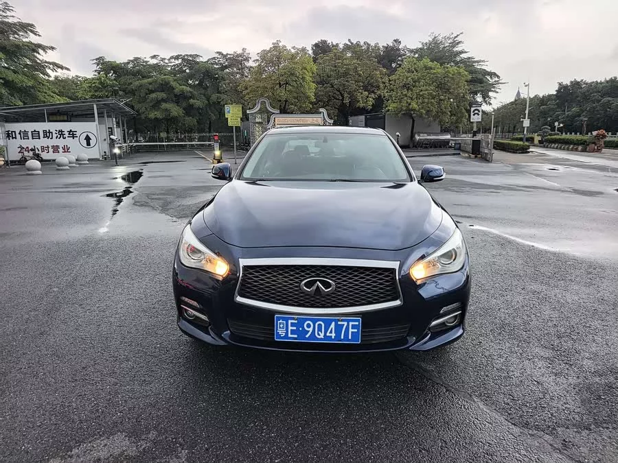 Infiniti Q50L