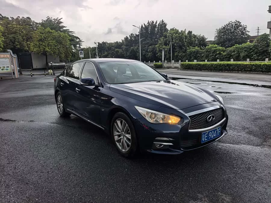 Infiniti Q50L