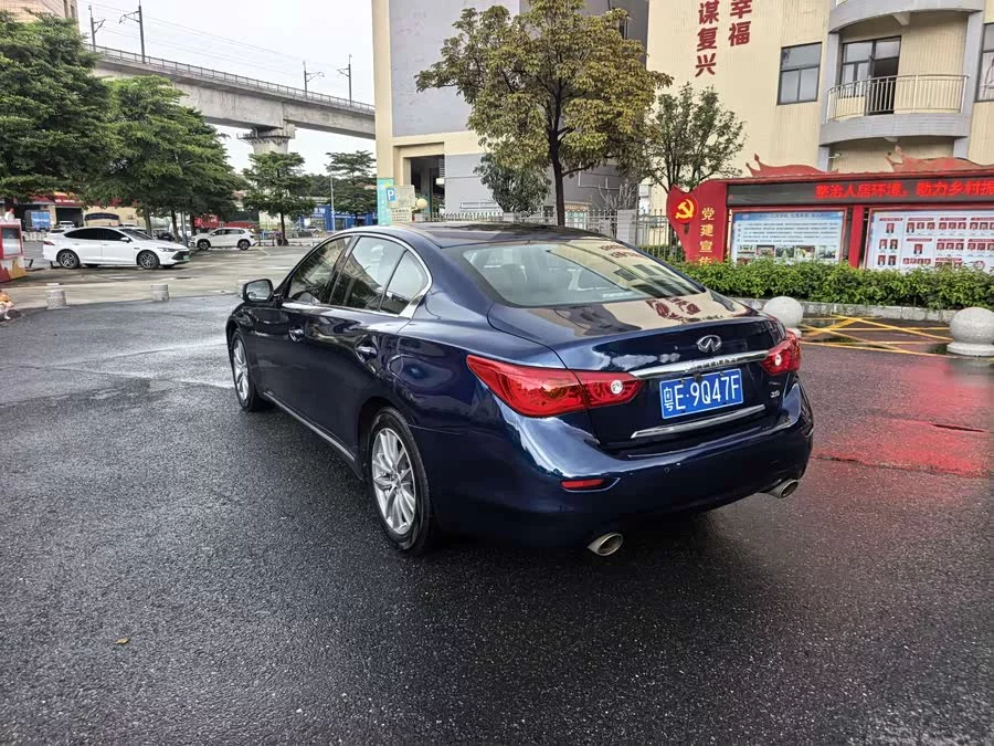 Infiniti Q50L