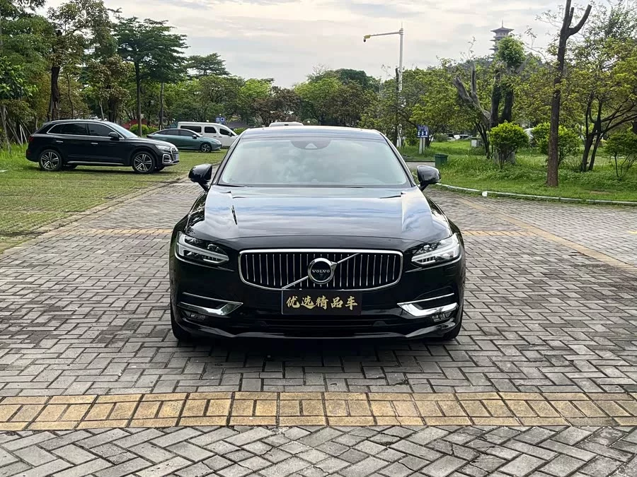 Volvo S90