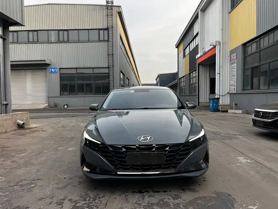 Hyundai Elantra