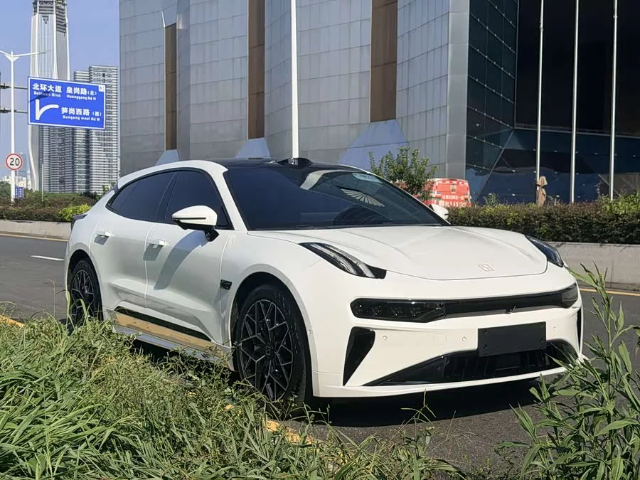 Zeekr 001