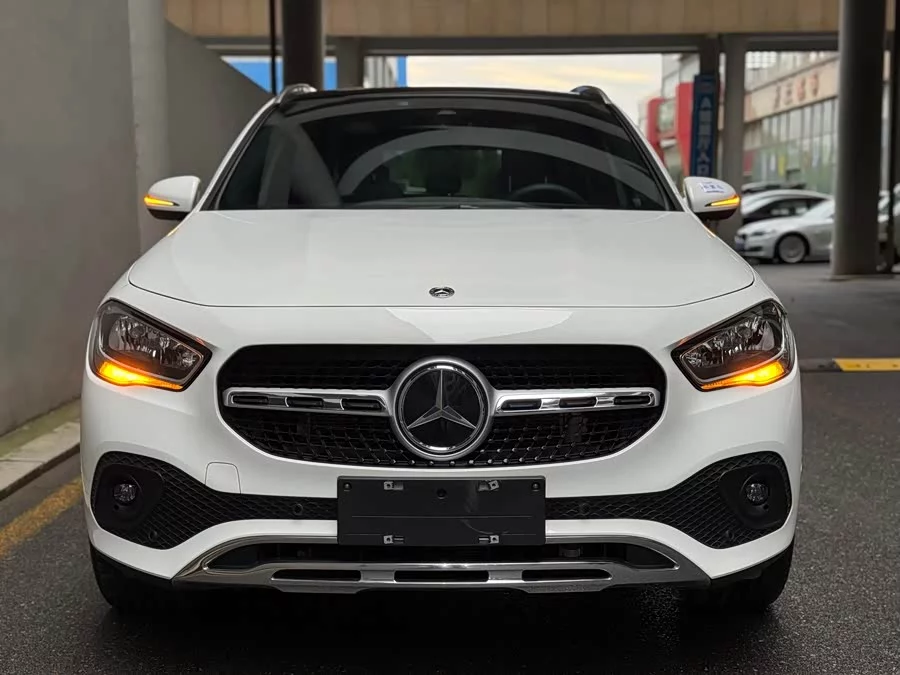 Mercedes Benz GLA