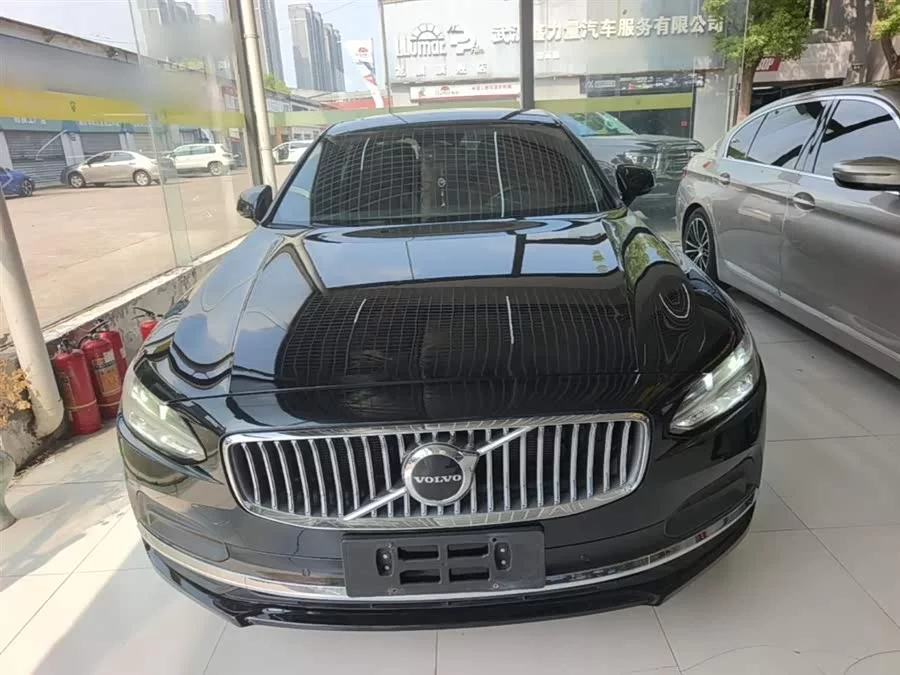 Volvo S90