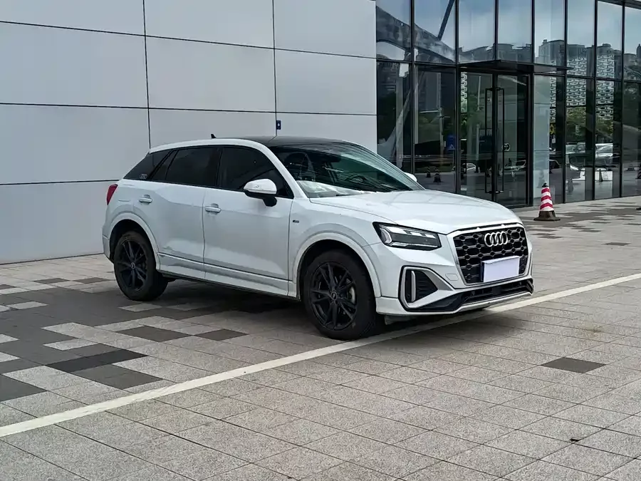 Audi Q2L