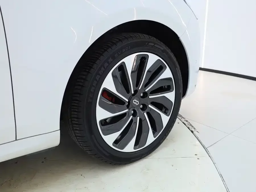 AITO Wenjie M5