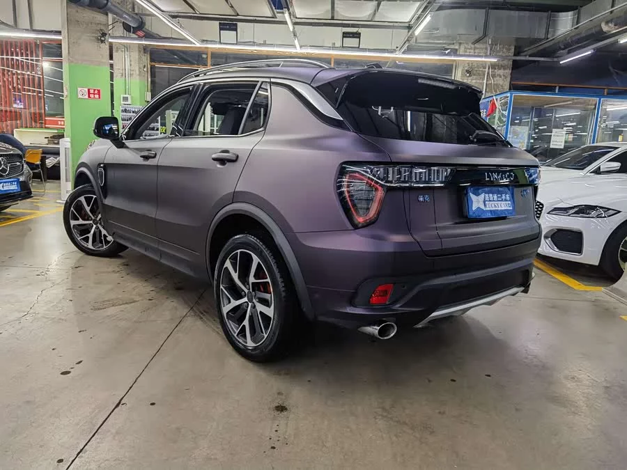 Lynk & Co 01