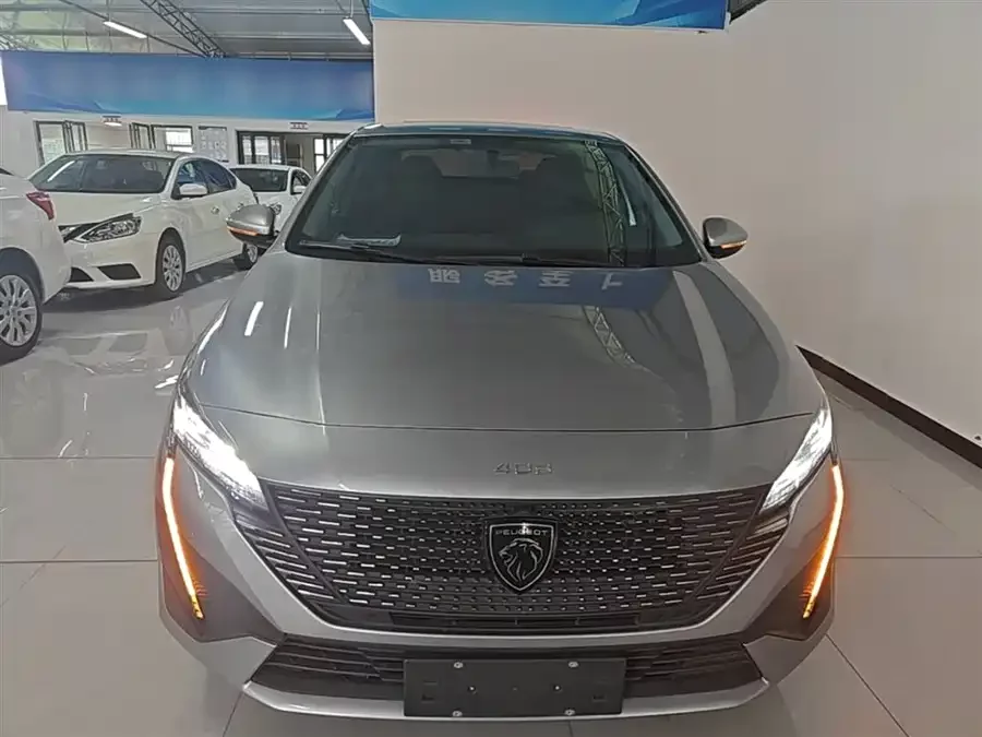 Peugeot 408