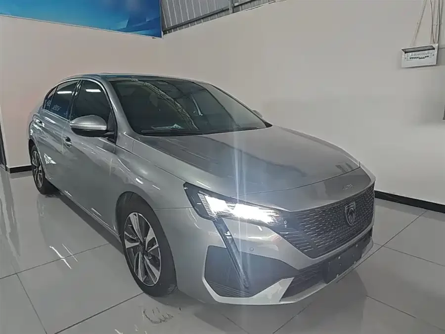 Peugeot 408