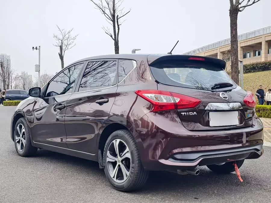 Nissan Tiida