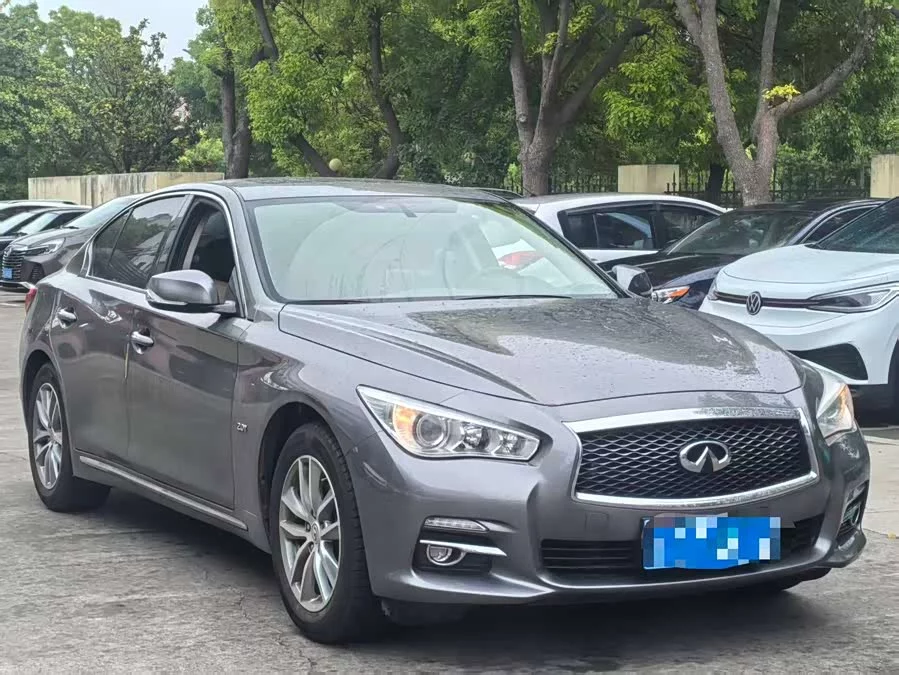 Infiniti Q50L