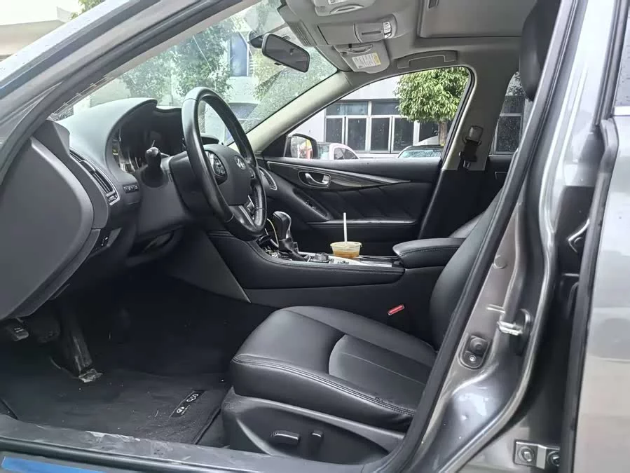 Infiniti Q50L