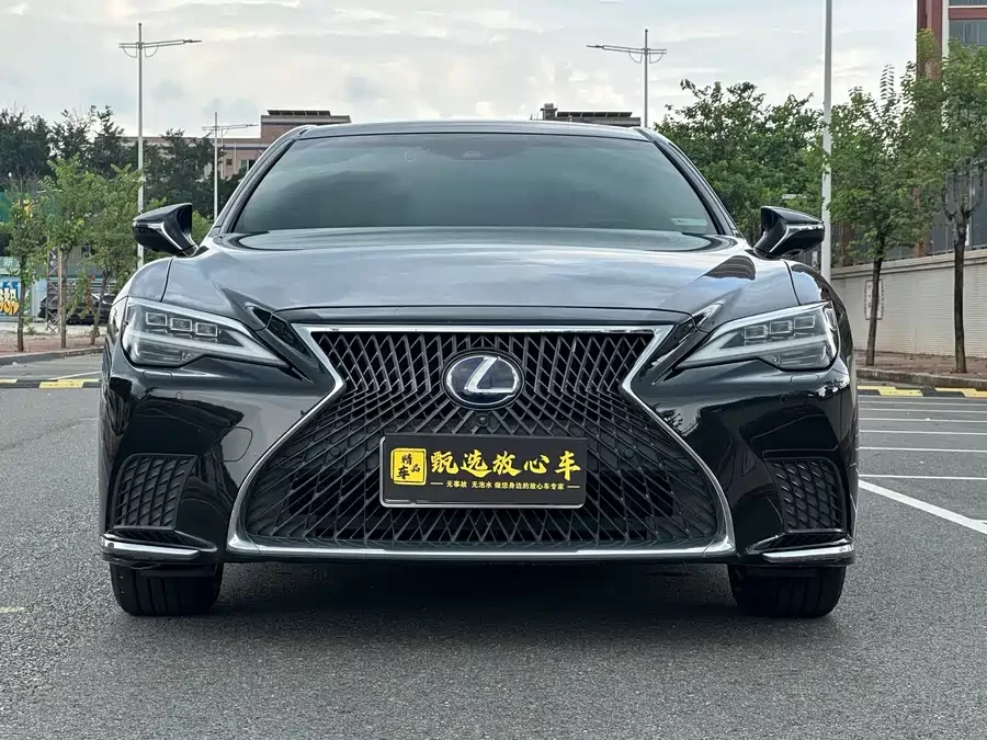 Lexus LS