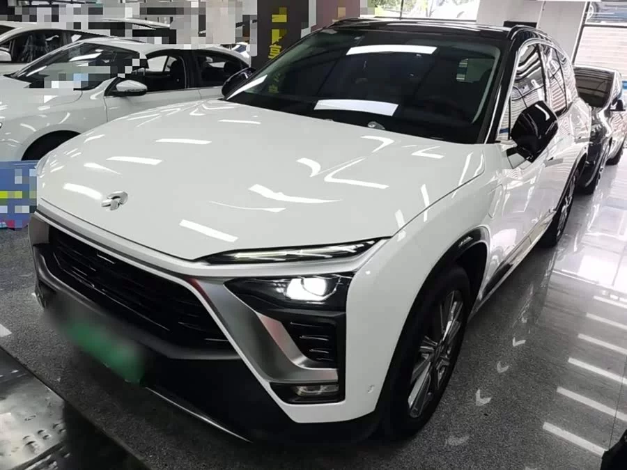 NIO ES8
