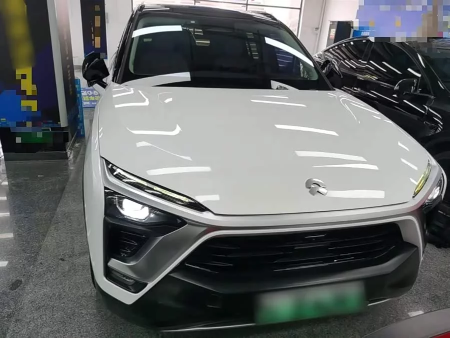 NIO ES8