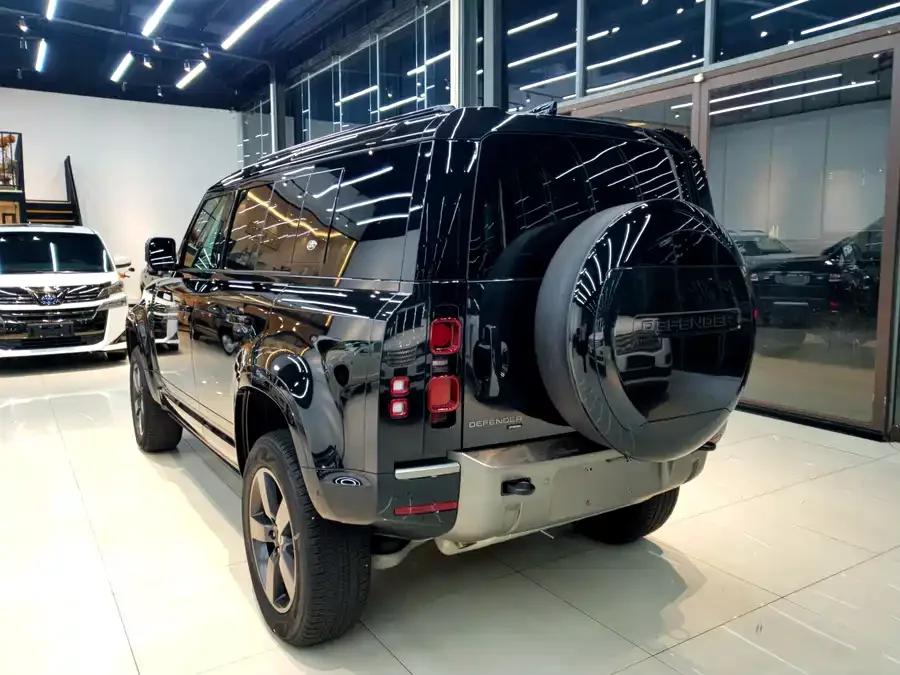 Land Rover guard