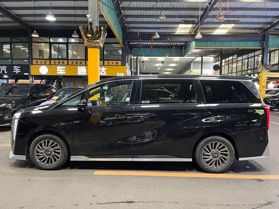 GAC Trumpchi M8