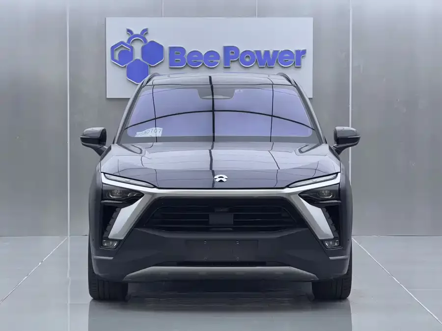 NIO ES8