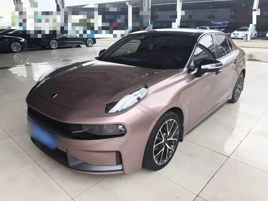 Lynk & Co 03