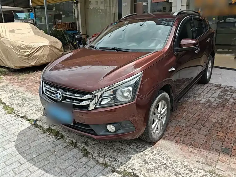 Venucia T70
