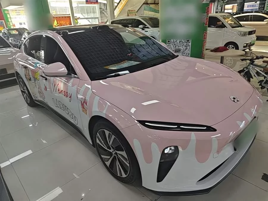 NIO ET5