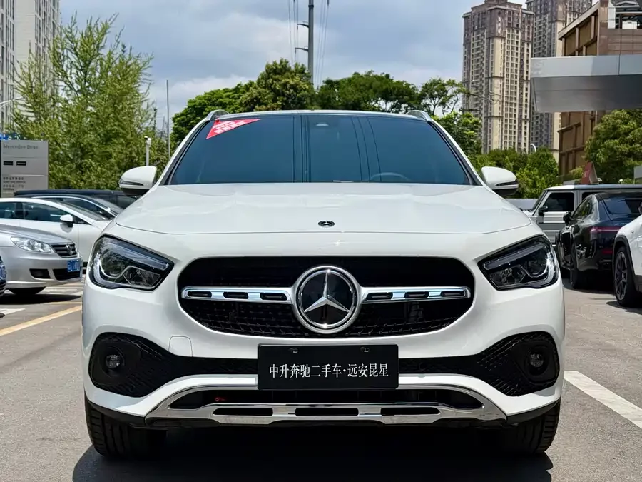 Mercedes Benz GLA