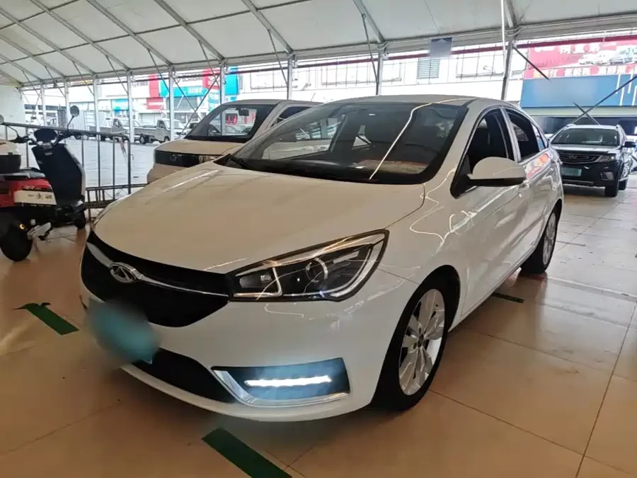 Chery Arrizo 5