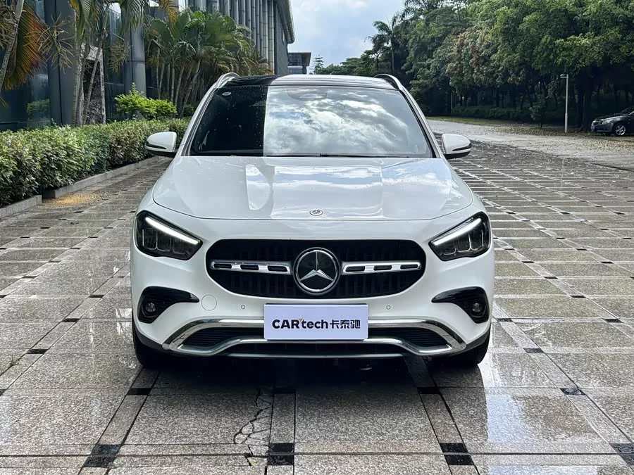 Mercedes Benz GLA