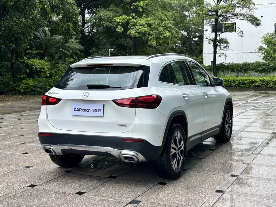 Mercedes Benz GLA