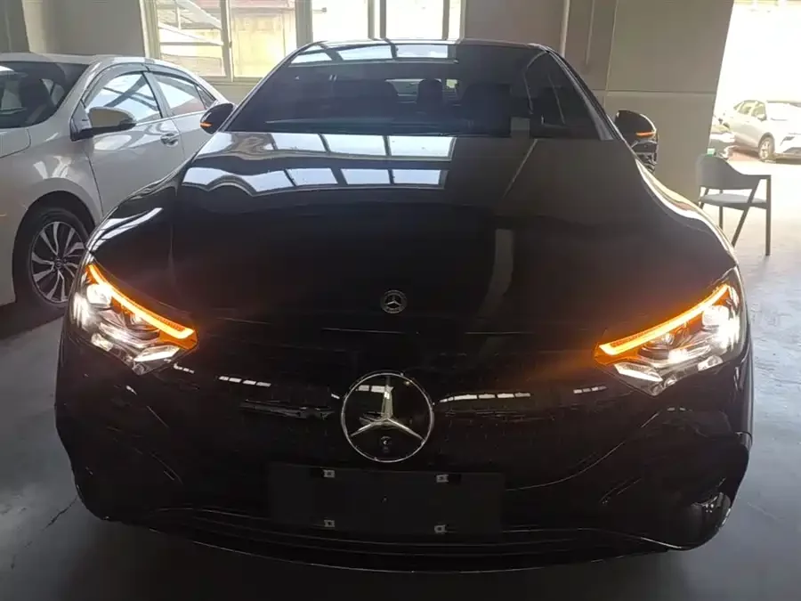 Mercedes Benz EQE