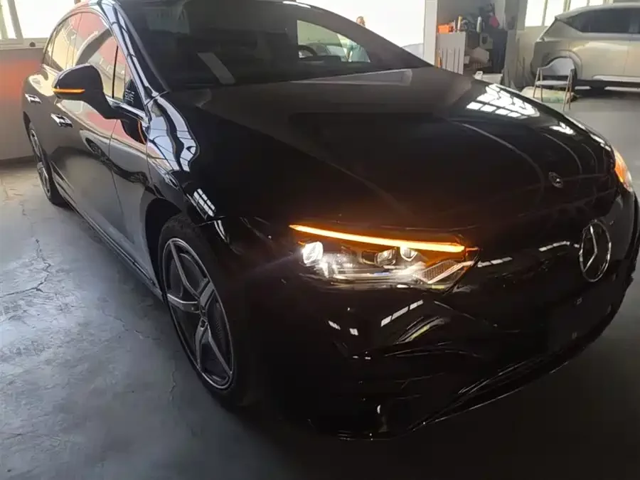 Mercedes Benz EQE