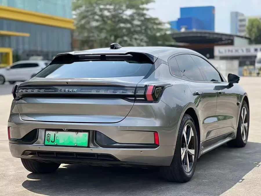 Zeekr 001