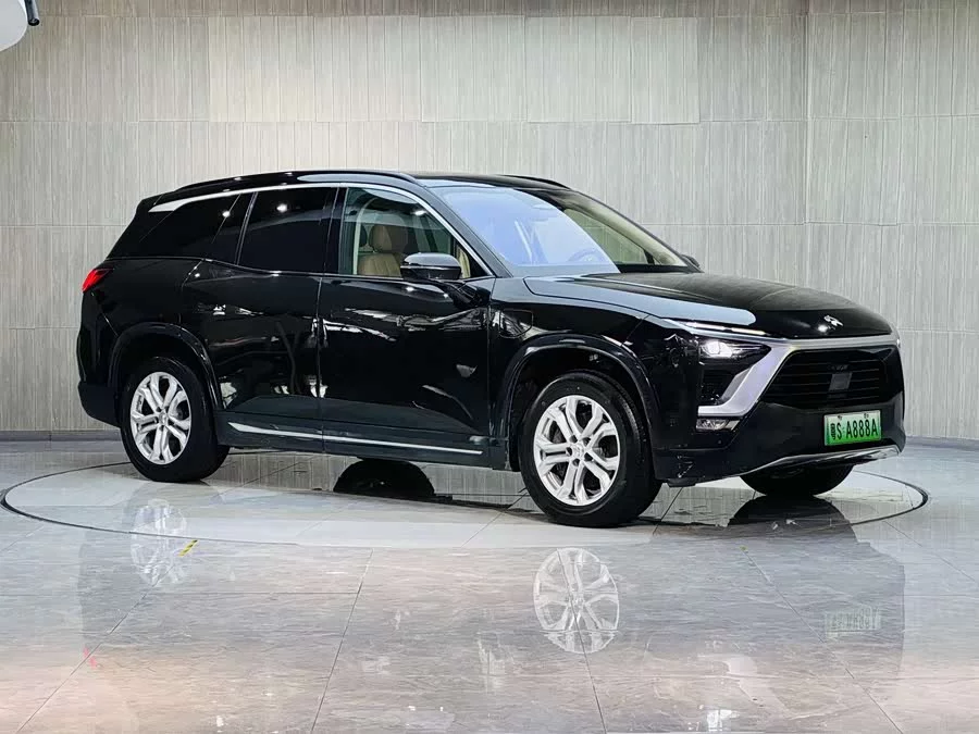 NIO ES8