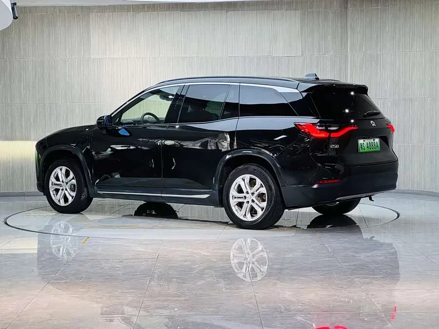 NIO ES8