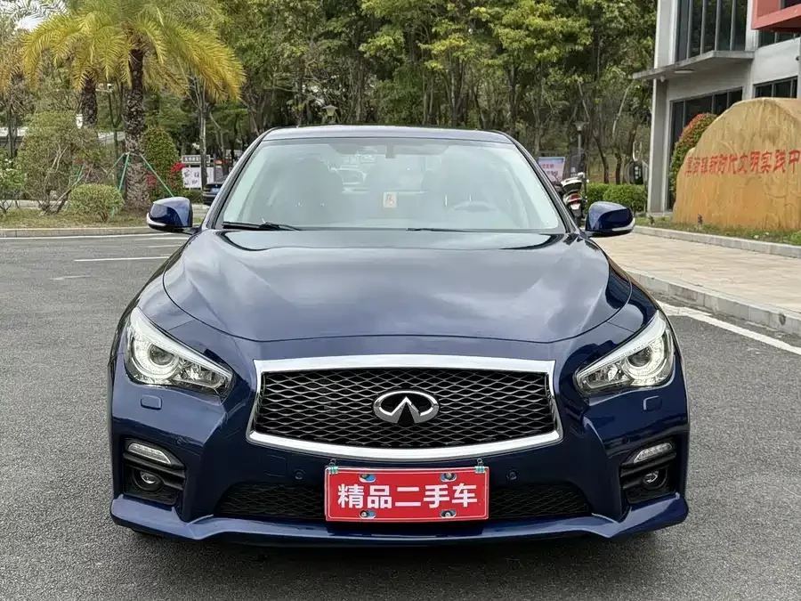 Infiniti Q50L
