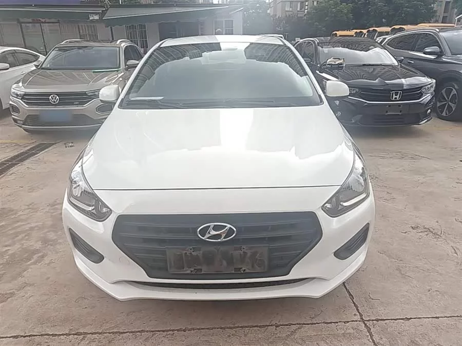 Hyundai Rena