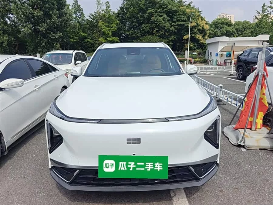 Geely Galaxy L7