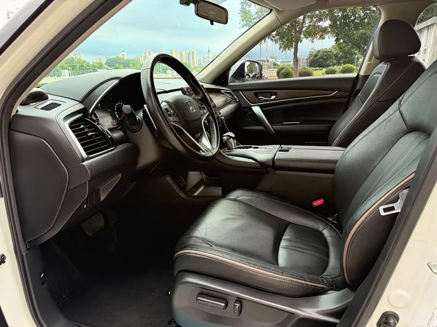 Honda Crown Road