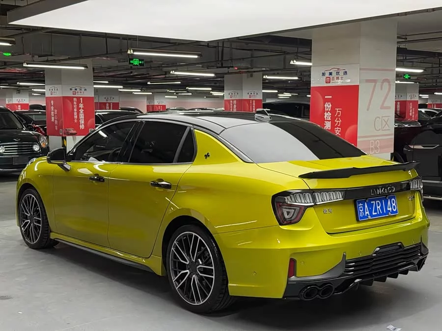 Lynk & Co 03