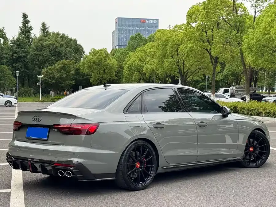Audi S4