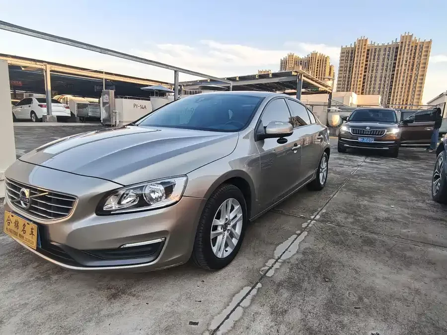 Volvo S60