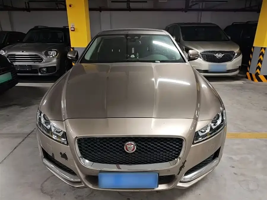 Jaguar XF